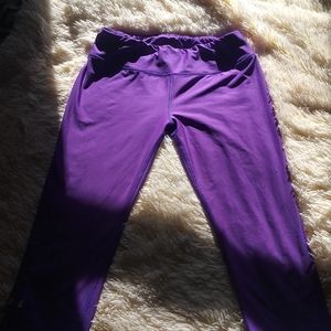 2/$15 Cropped Under armour leggings